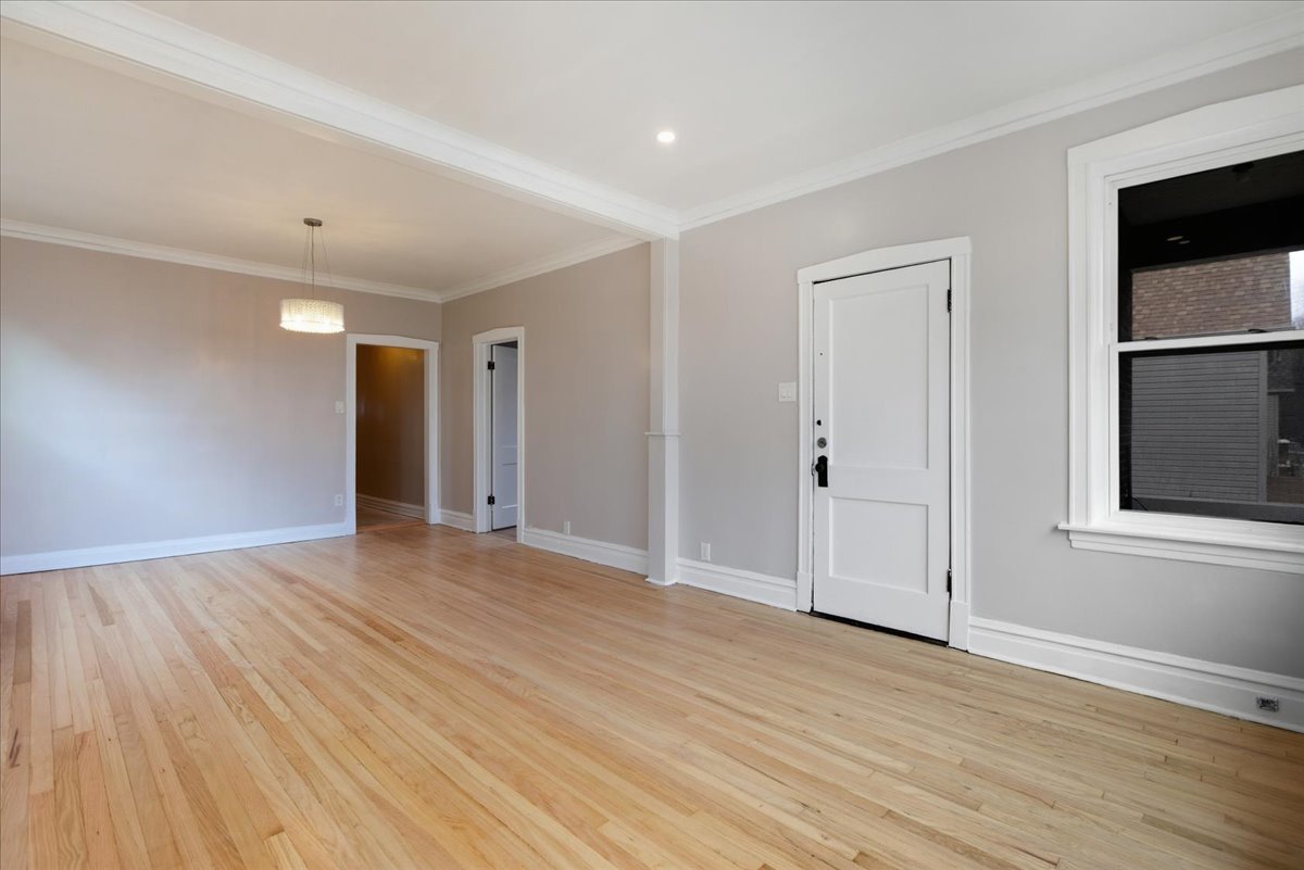 4554 S Washtenaw Avenue Unit: 2