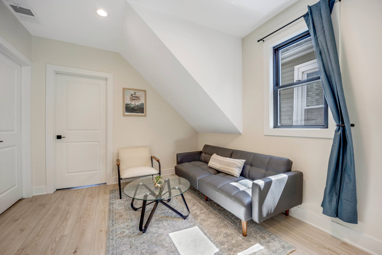 1644 N Troy Street Unit: 2