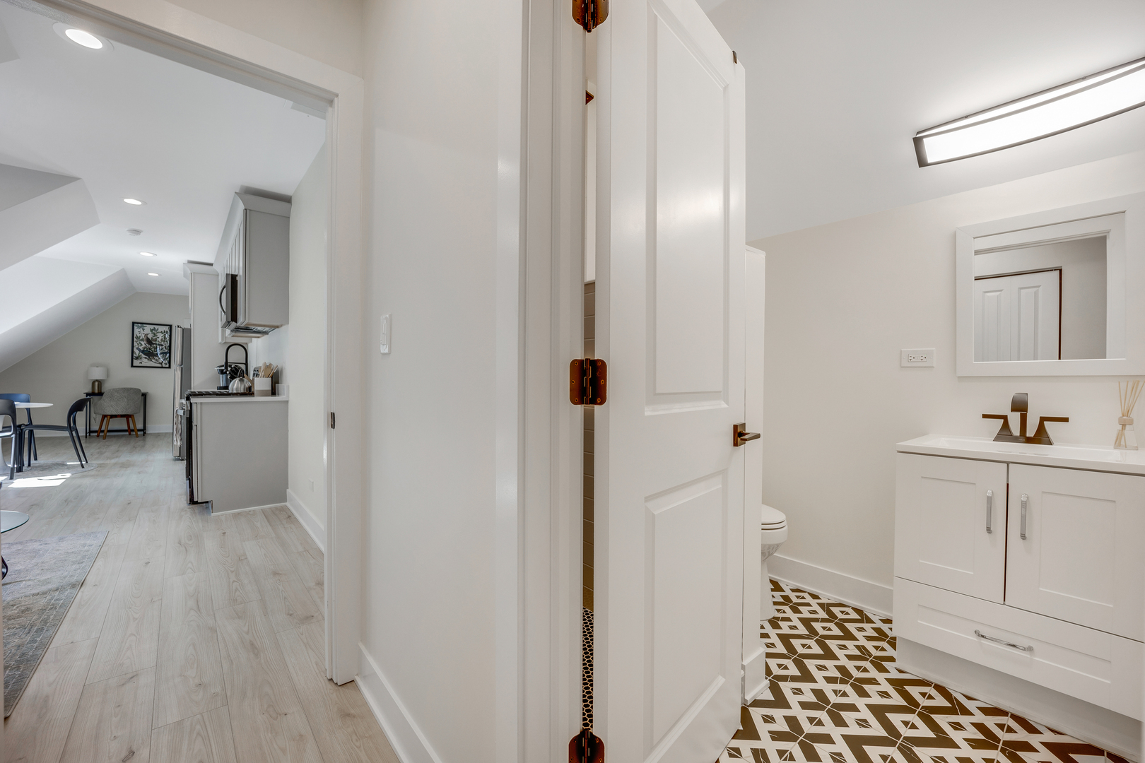 1644 N Troy Street Unit: 2