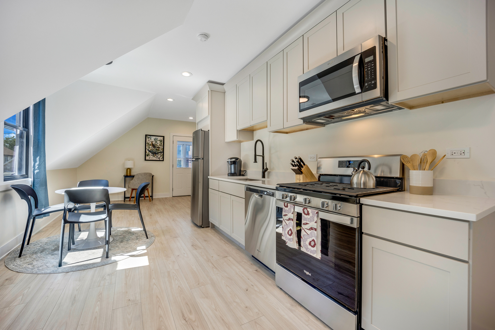 1644 N Troy Street Unit: 2