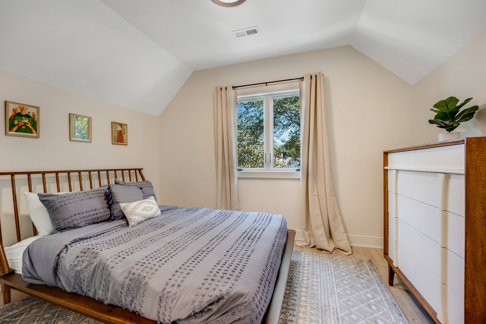 1644 N Troy Street Unit: 2