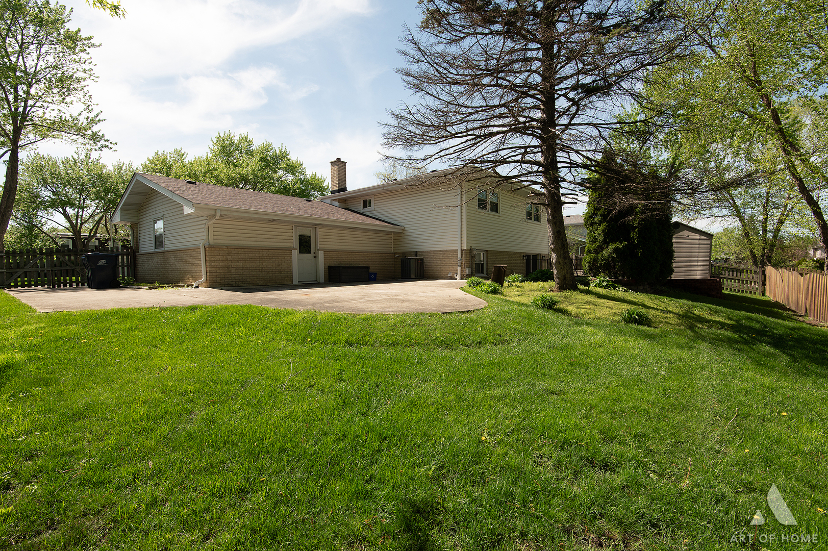 603 JOHN Court