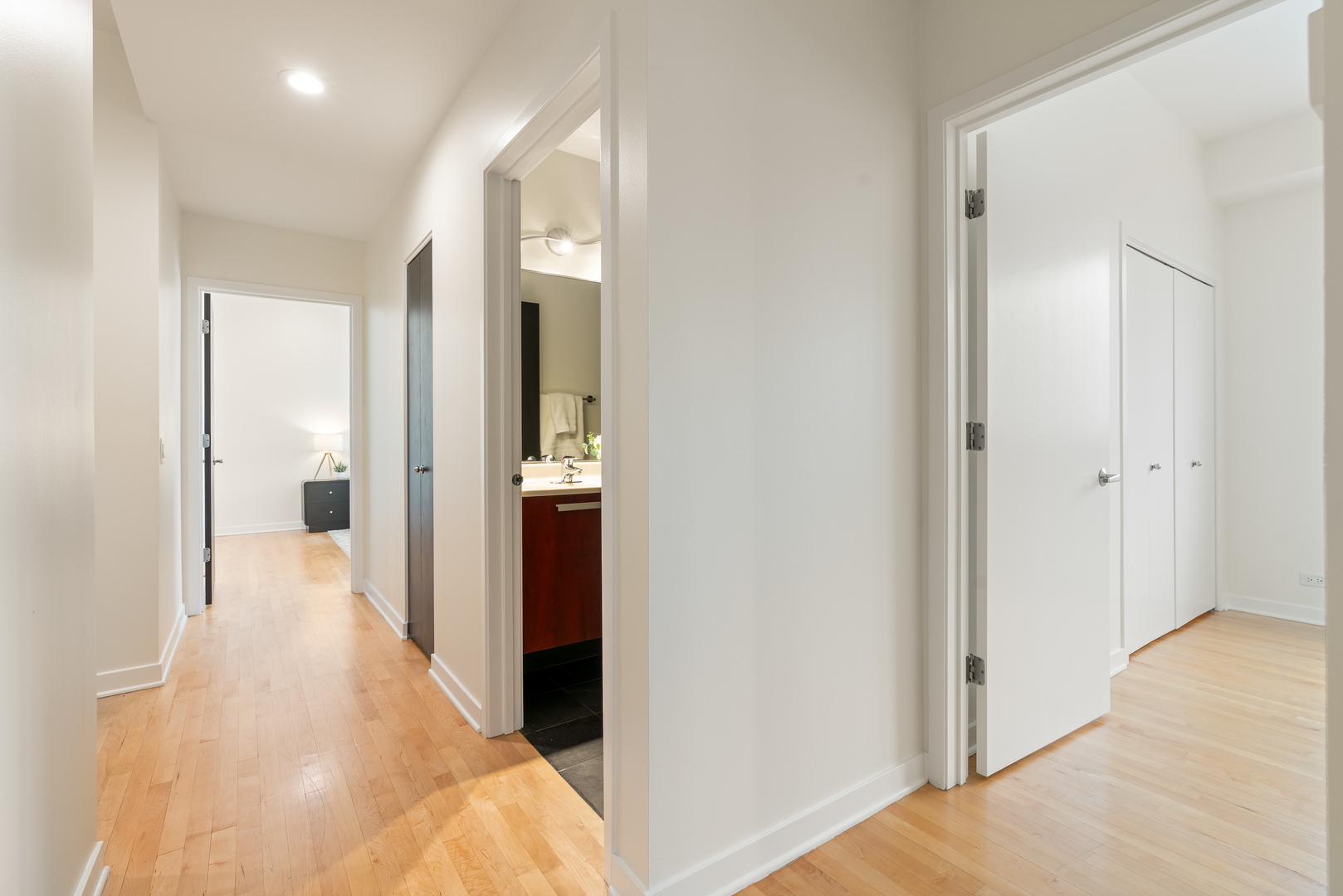 808 N Greenview Avenue Unit: 2E