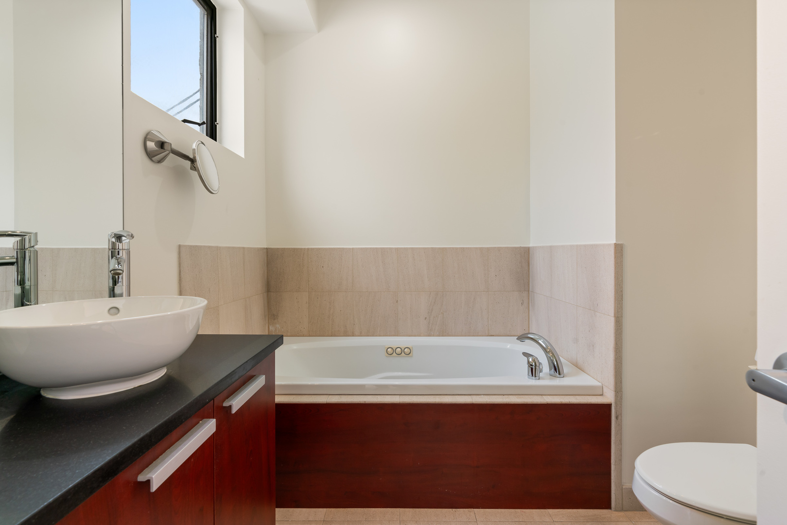 808 N Greenview Avenue Unit: 2E