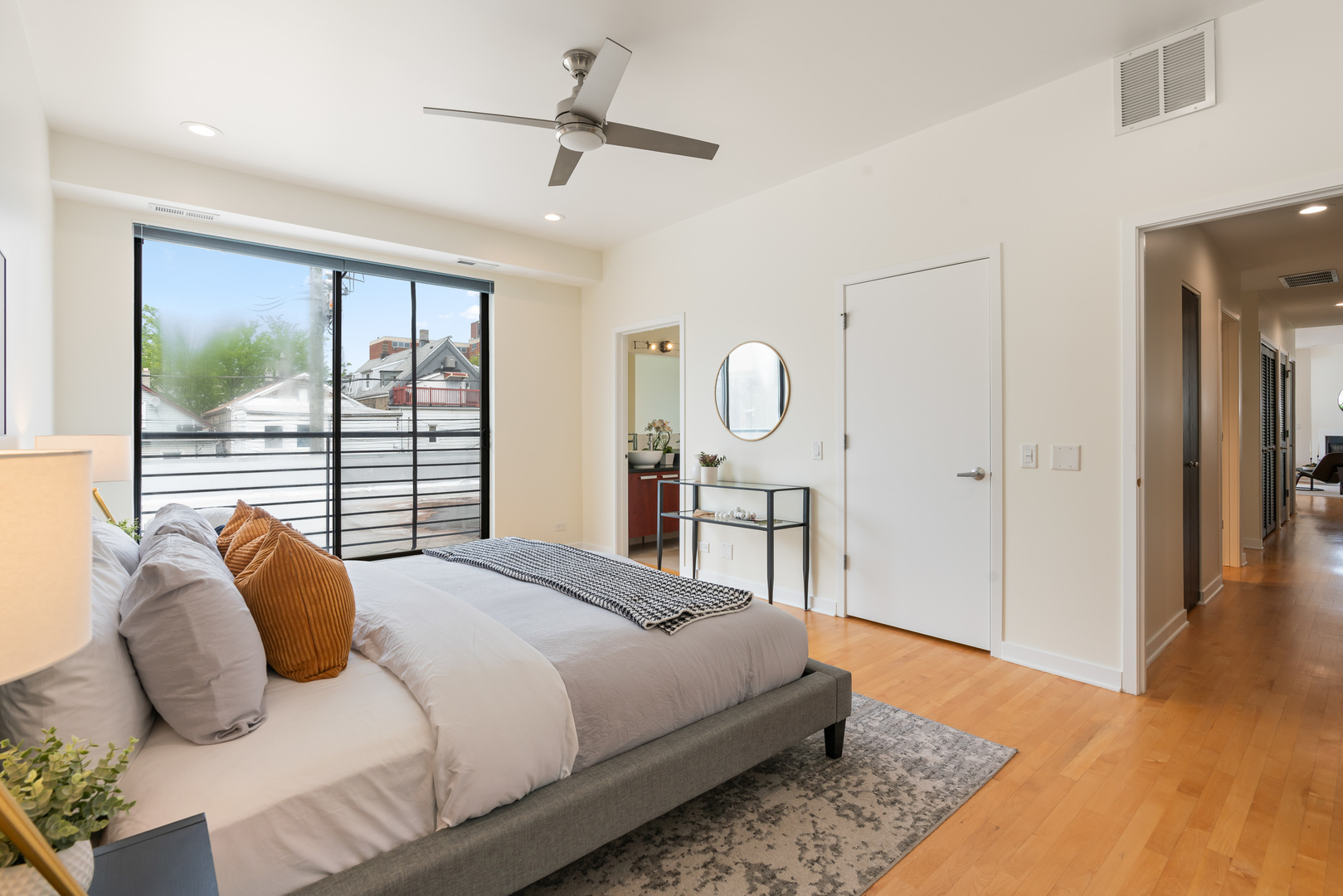 808 N Greenview Avenue Unit: 2E