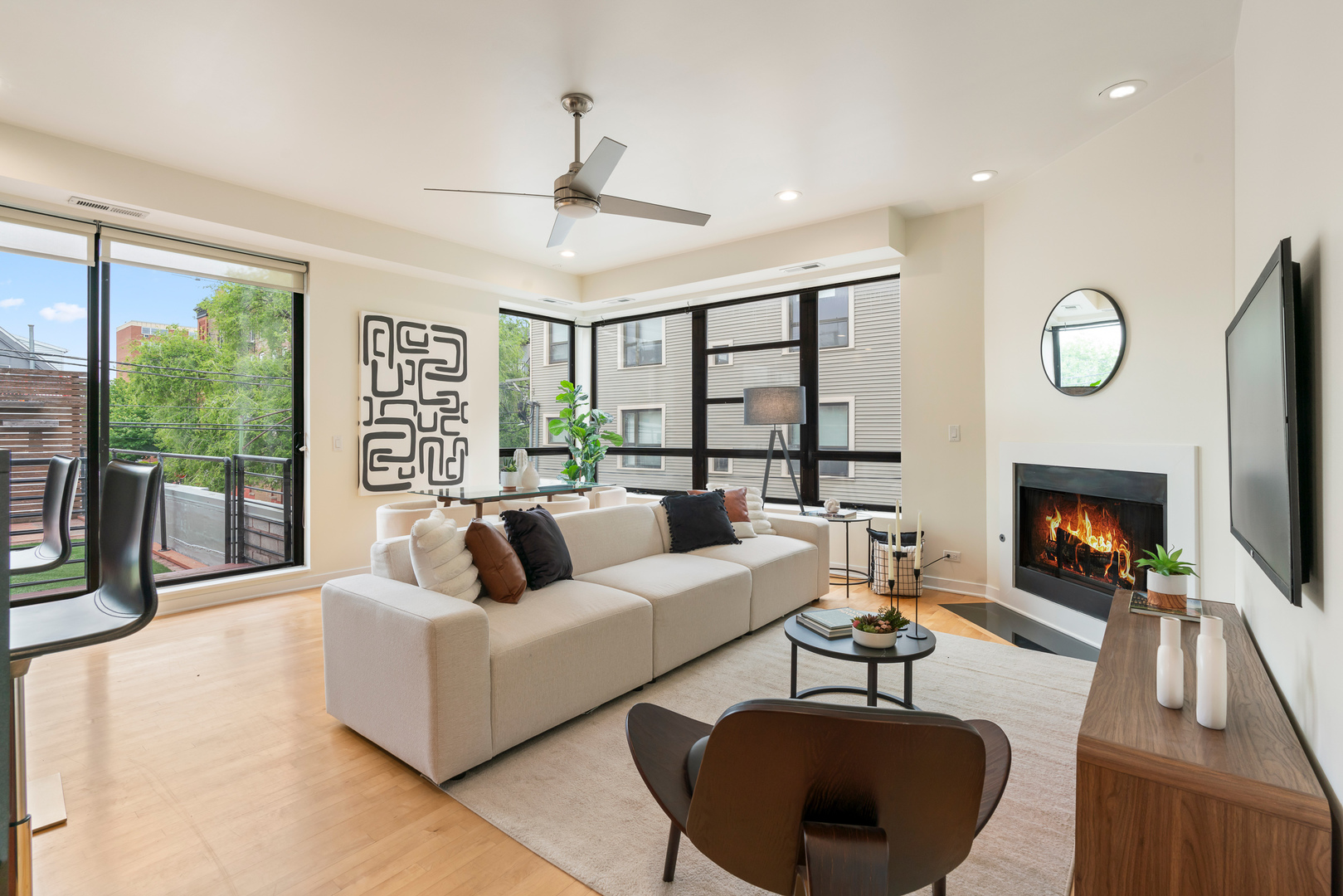 808 N Greenview Avenue Unit: 2E