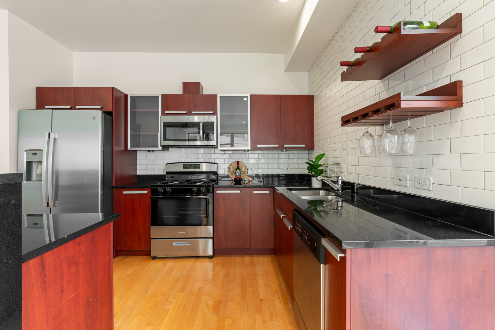 808 N Greenview Avenue Unit: 2E