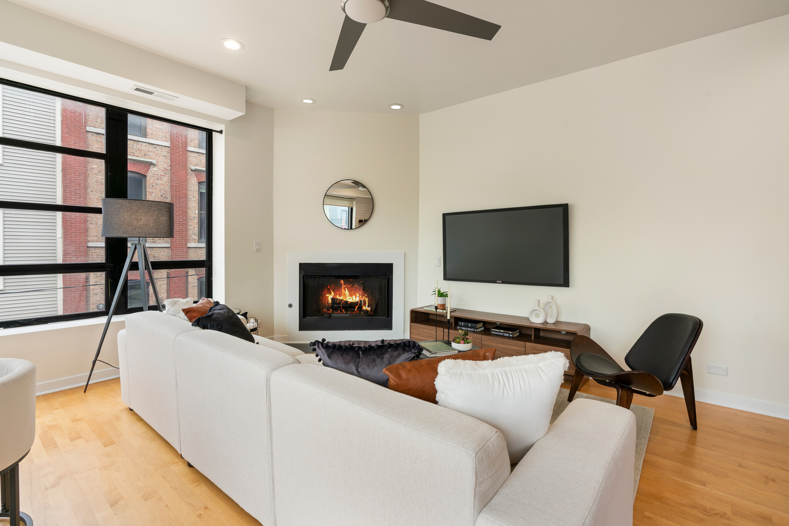 808 N Greenview Avenue Unit: 2E