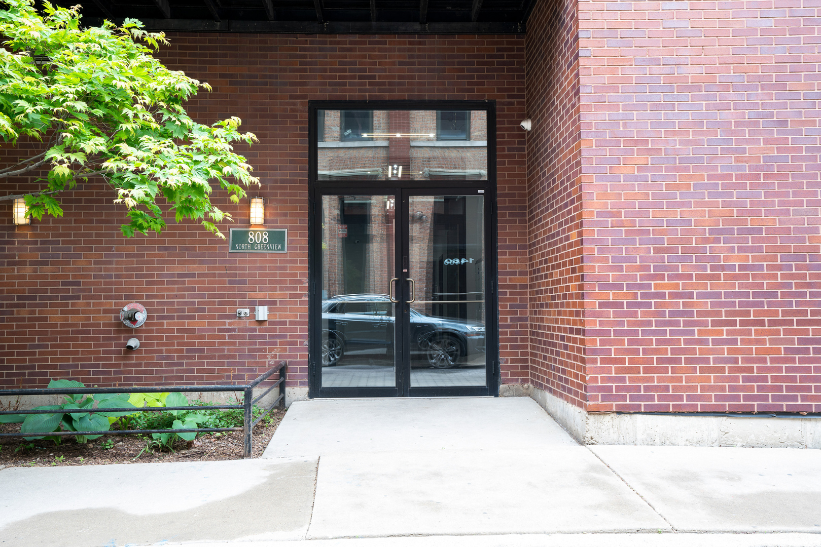 808 N Greenview Avenue Unit: 2E