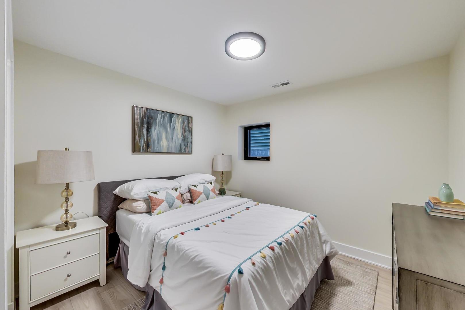 1644 N Troy Street Unit: 1