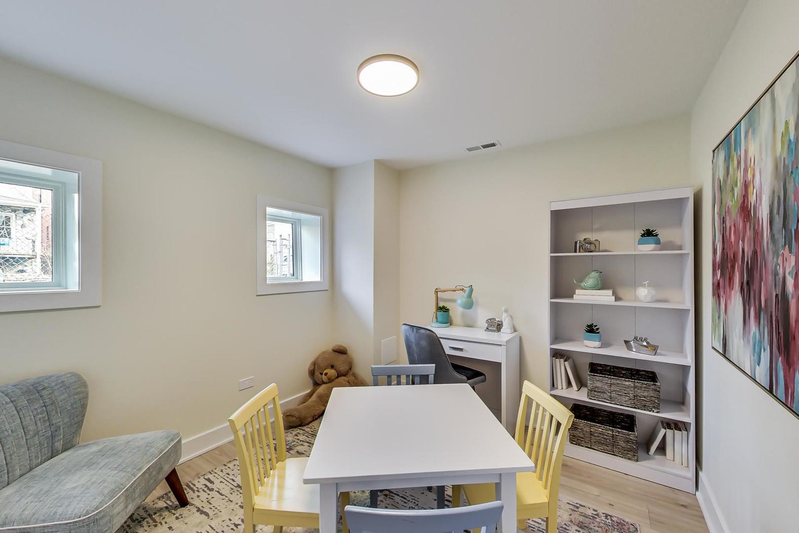 1644 N Troy Street Unit: 1