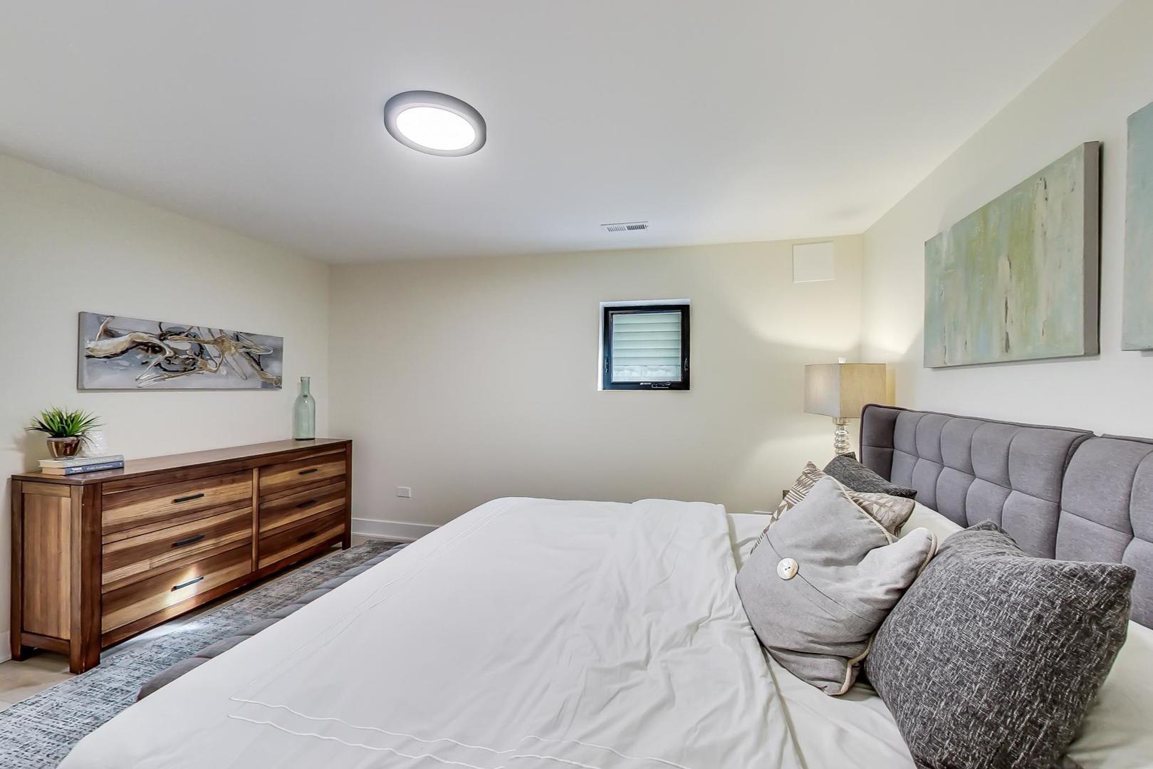 1644 N Troy Street Unit: 1