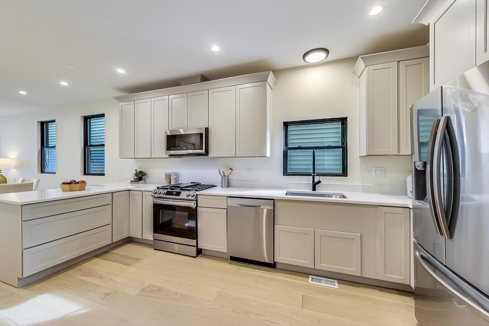 1644 N Troy Street Unit: 1