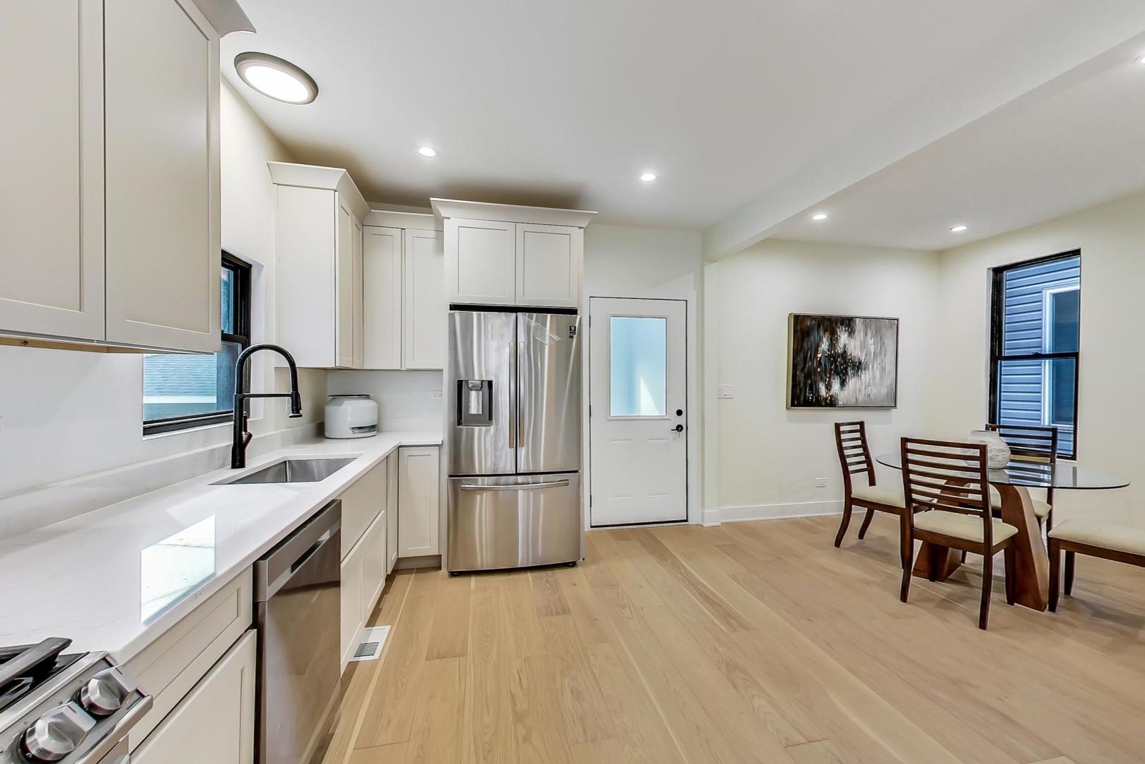 1644 N Troy Street Unit: 1