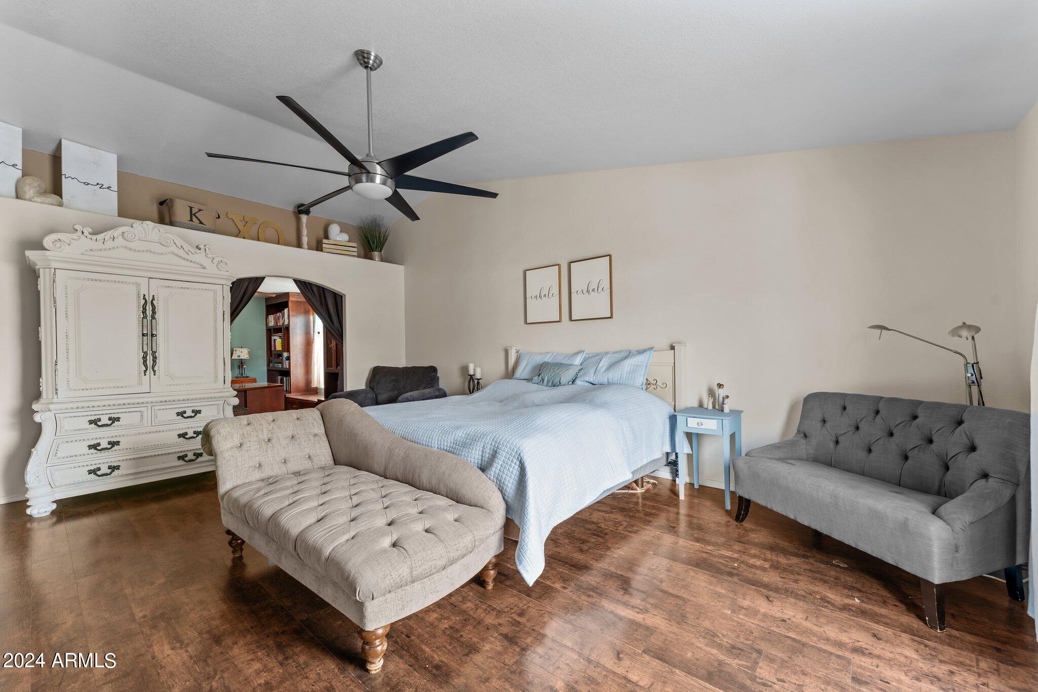 6228 W Rose Garden Lane