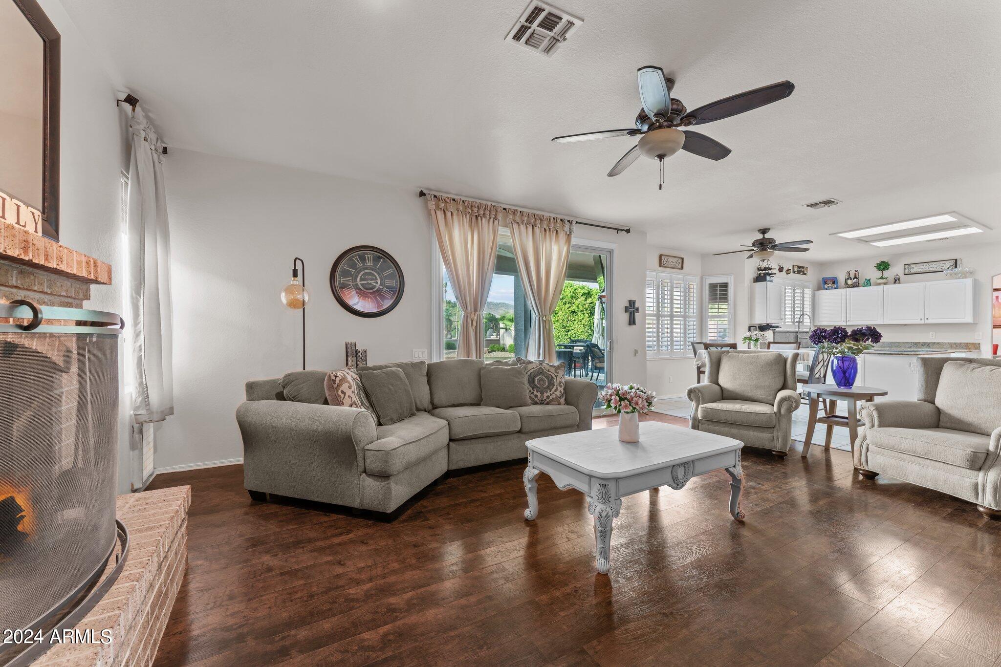 6228 W Rose Garden Lane
