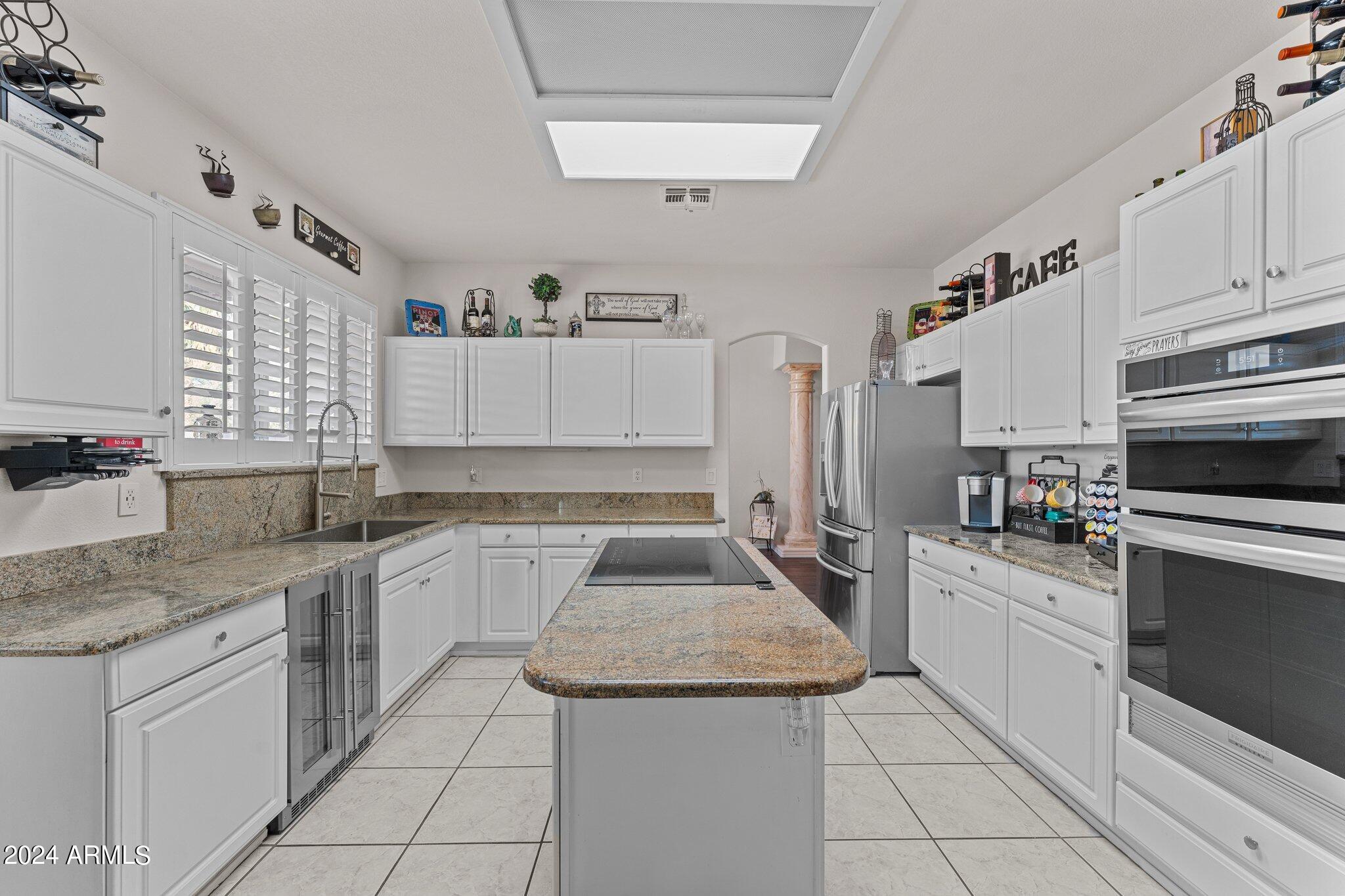 6228 W Rose Garden Lane