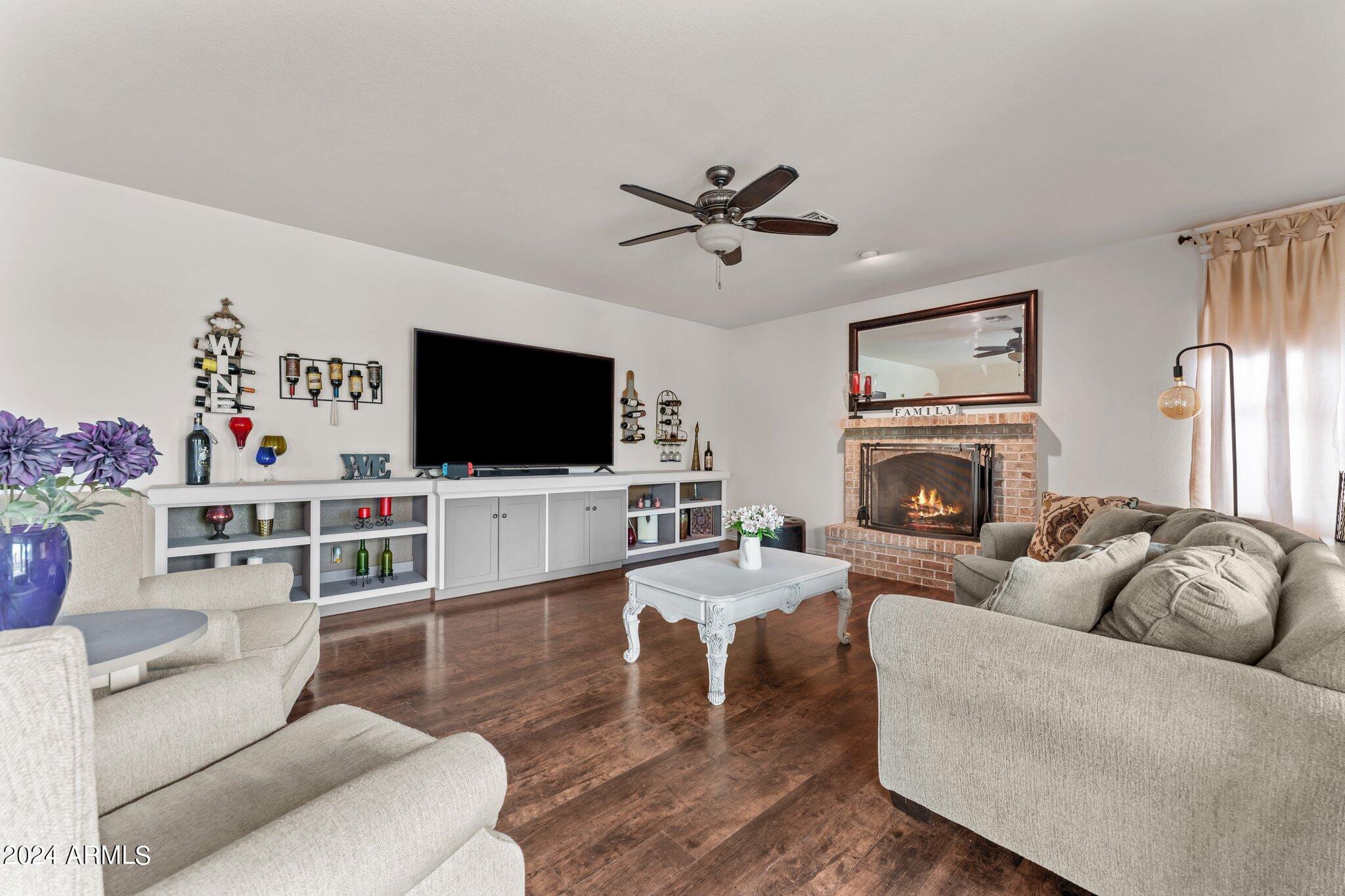 6228 W Rose Garden Lane