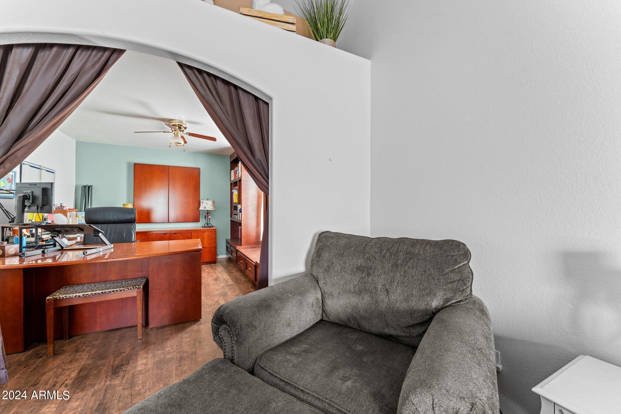 6228 W Rose Garden Lane