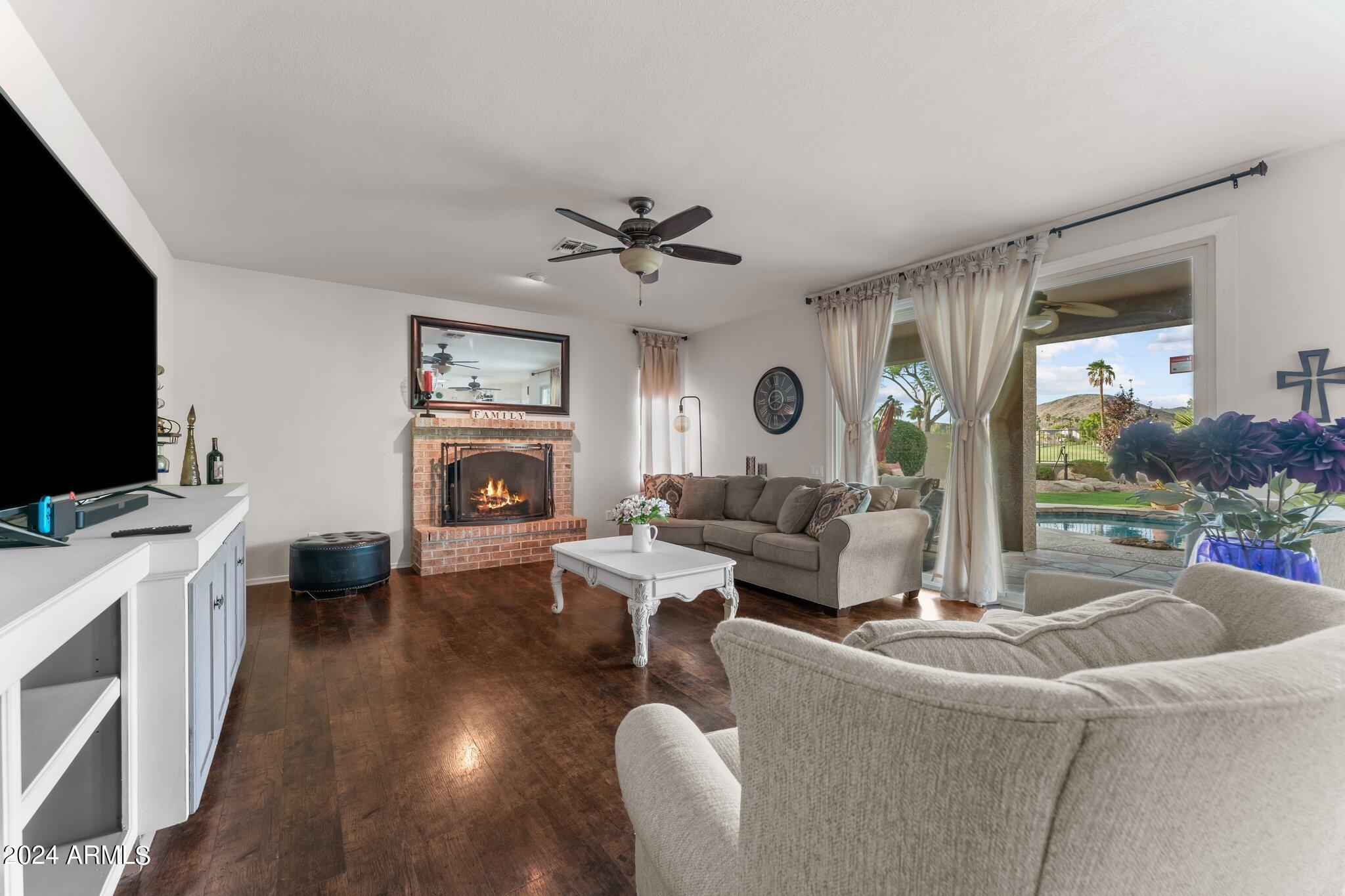 6228 W Rose Garden Lane