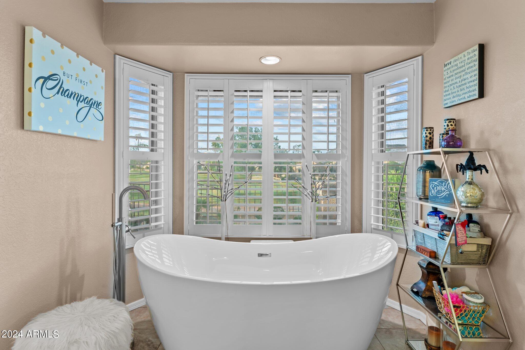 6228 W Rose Garden Lane