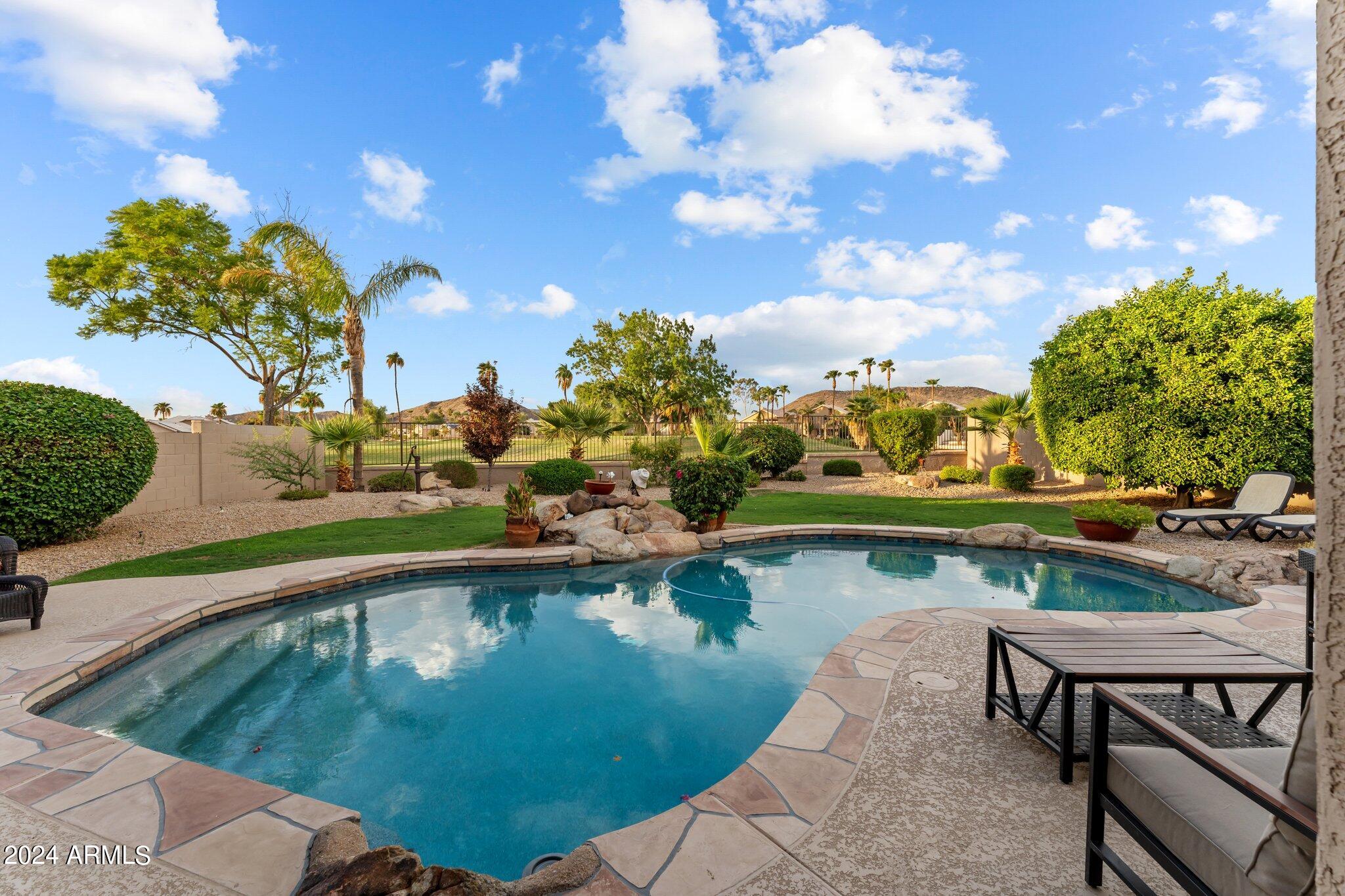 6228 W Rose Garden Lane