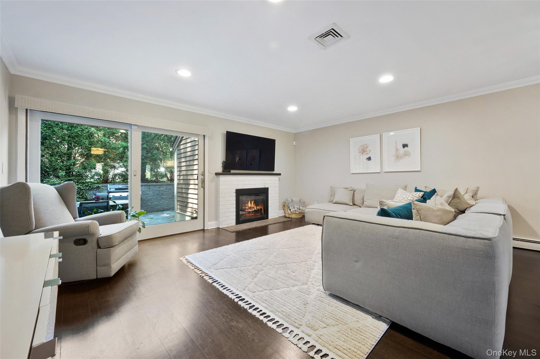 73 Greenway Lane