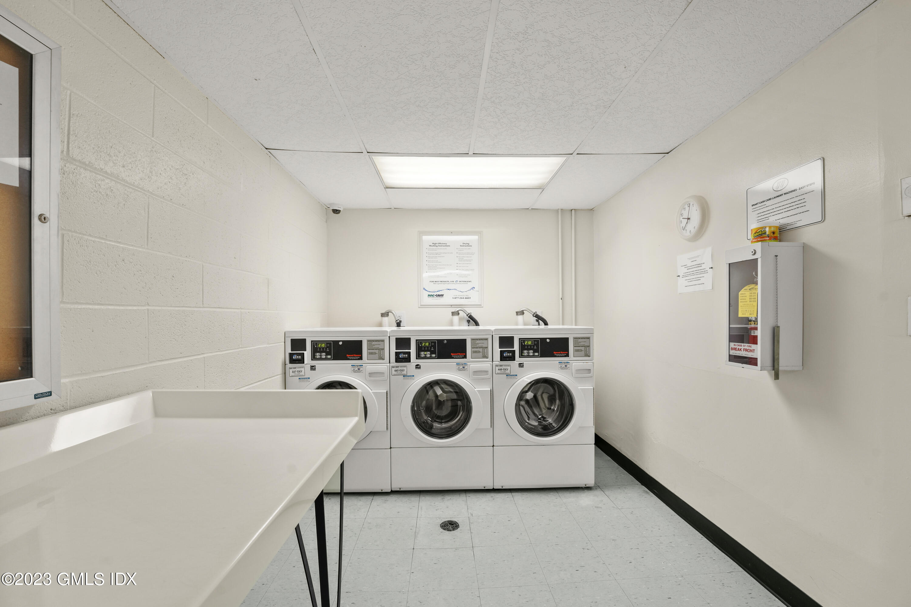 1535 E Putnam Avenue, 303