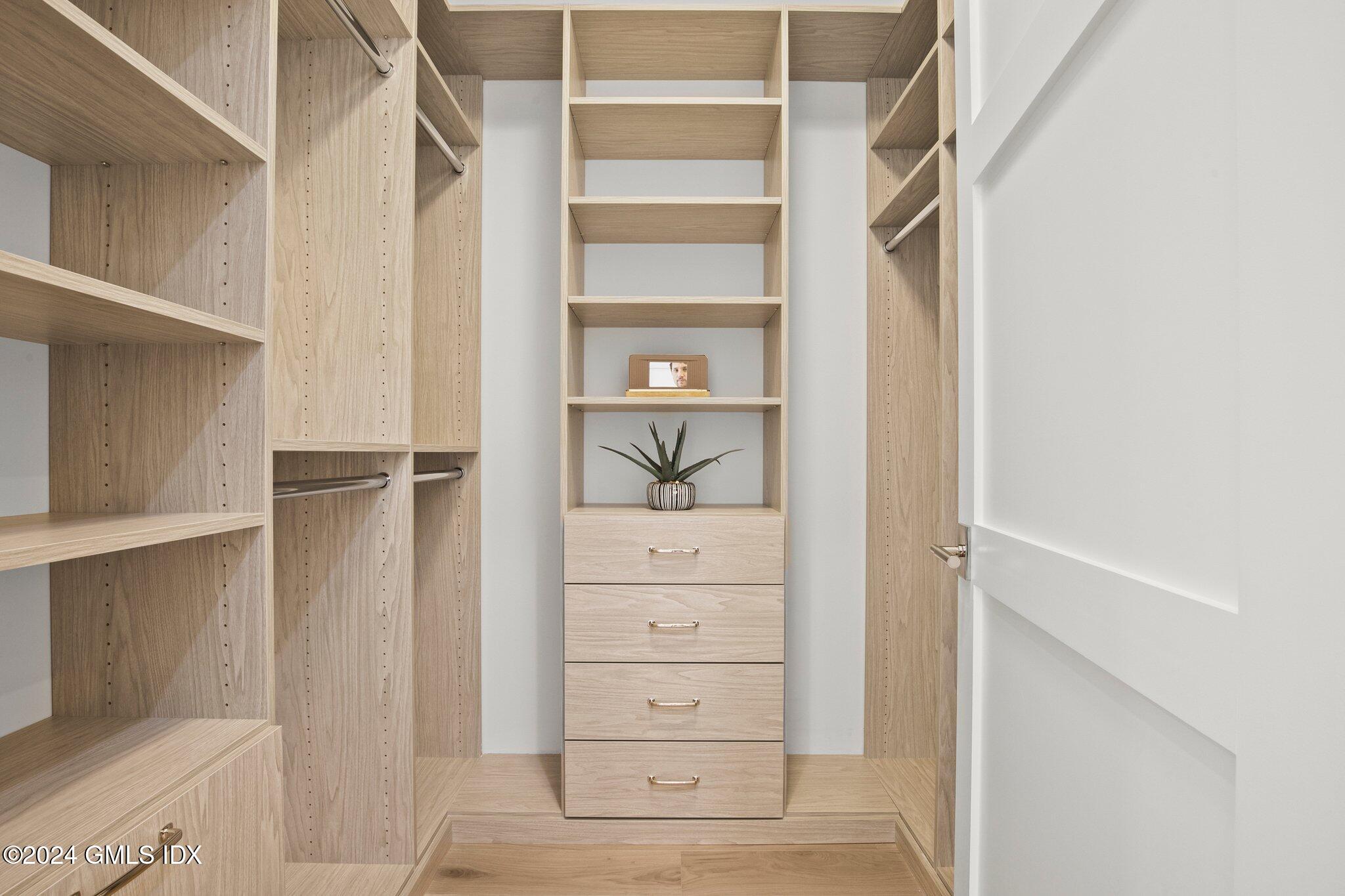 71 Havemeyer Place, 103 N