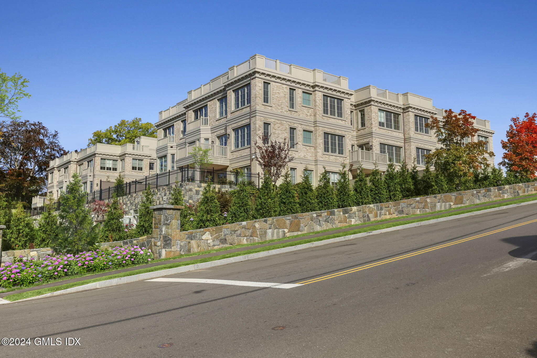 71 Havemeyer Place, 103 N