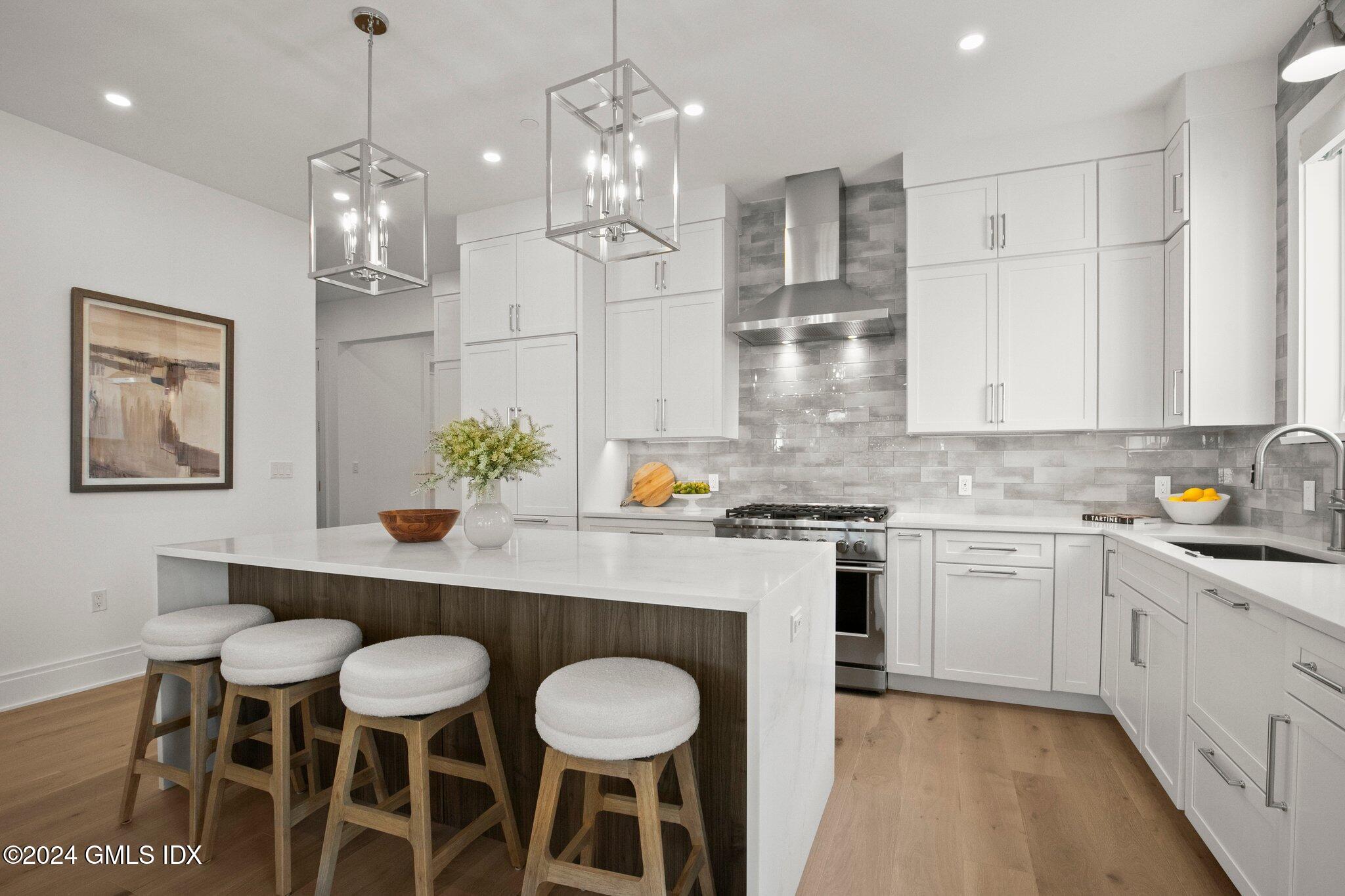 71 Havemeyer Place, 103 N