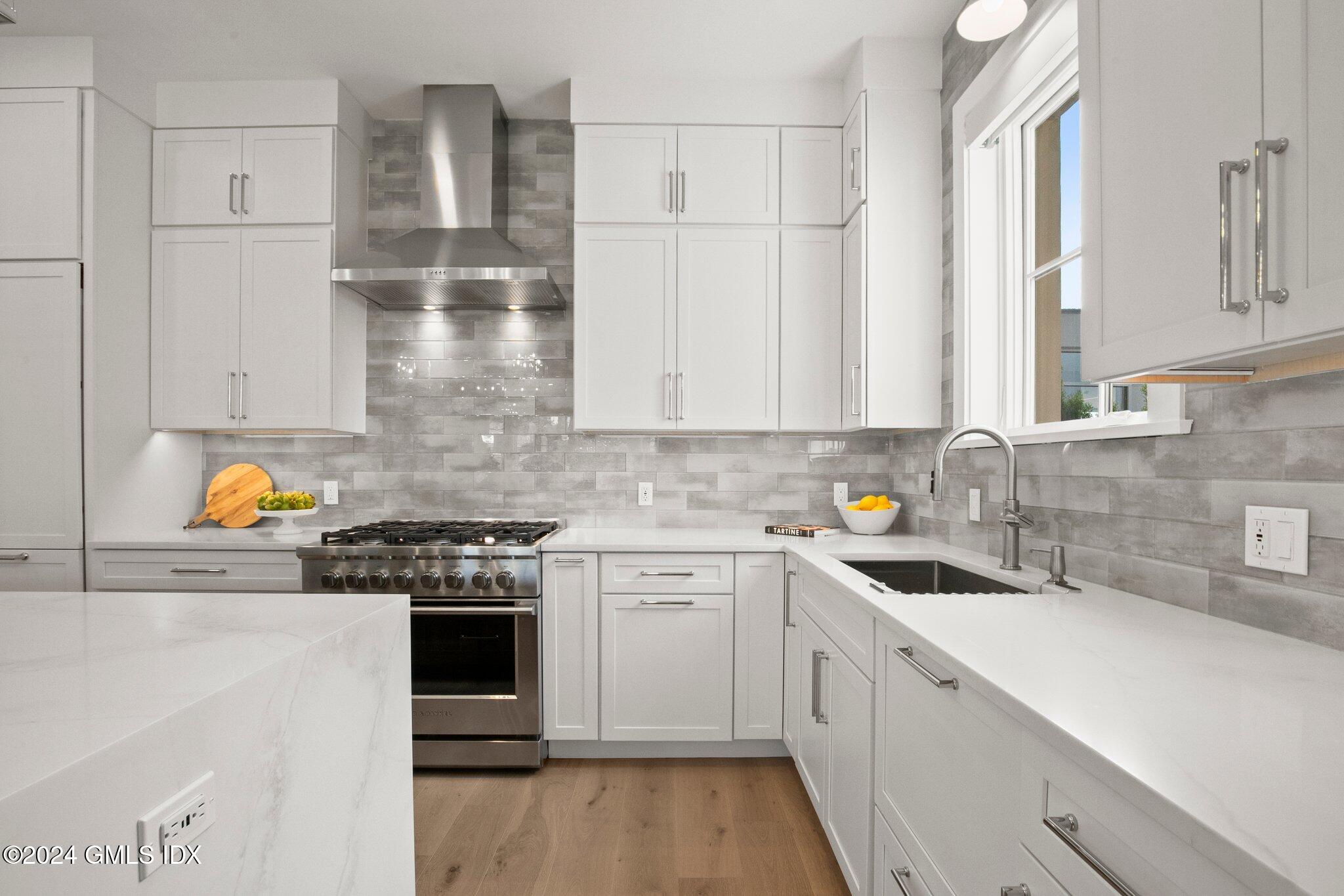 71 Havemeyer Place, 103 N