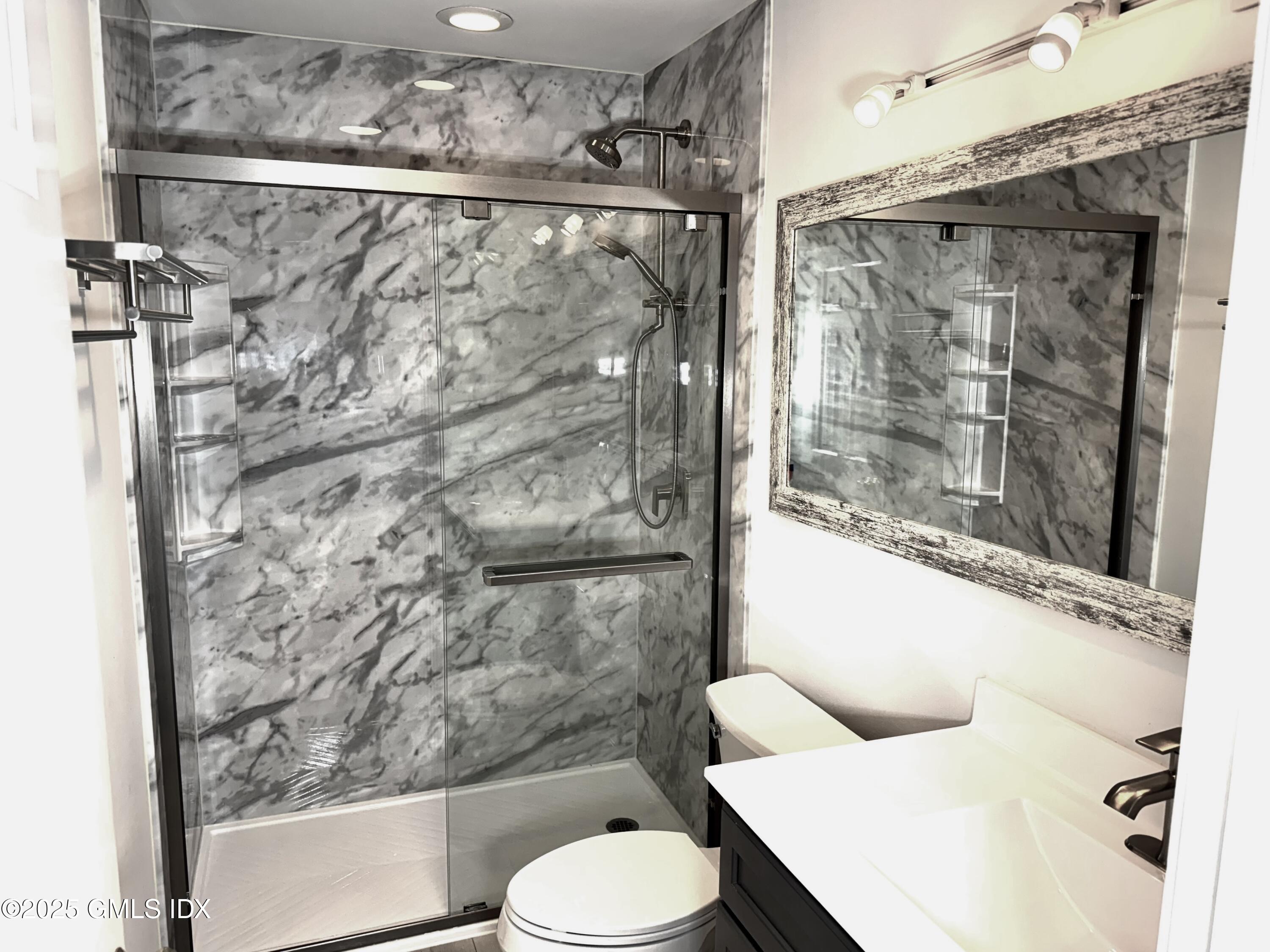 51 Forest Avenue, 22