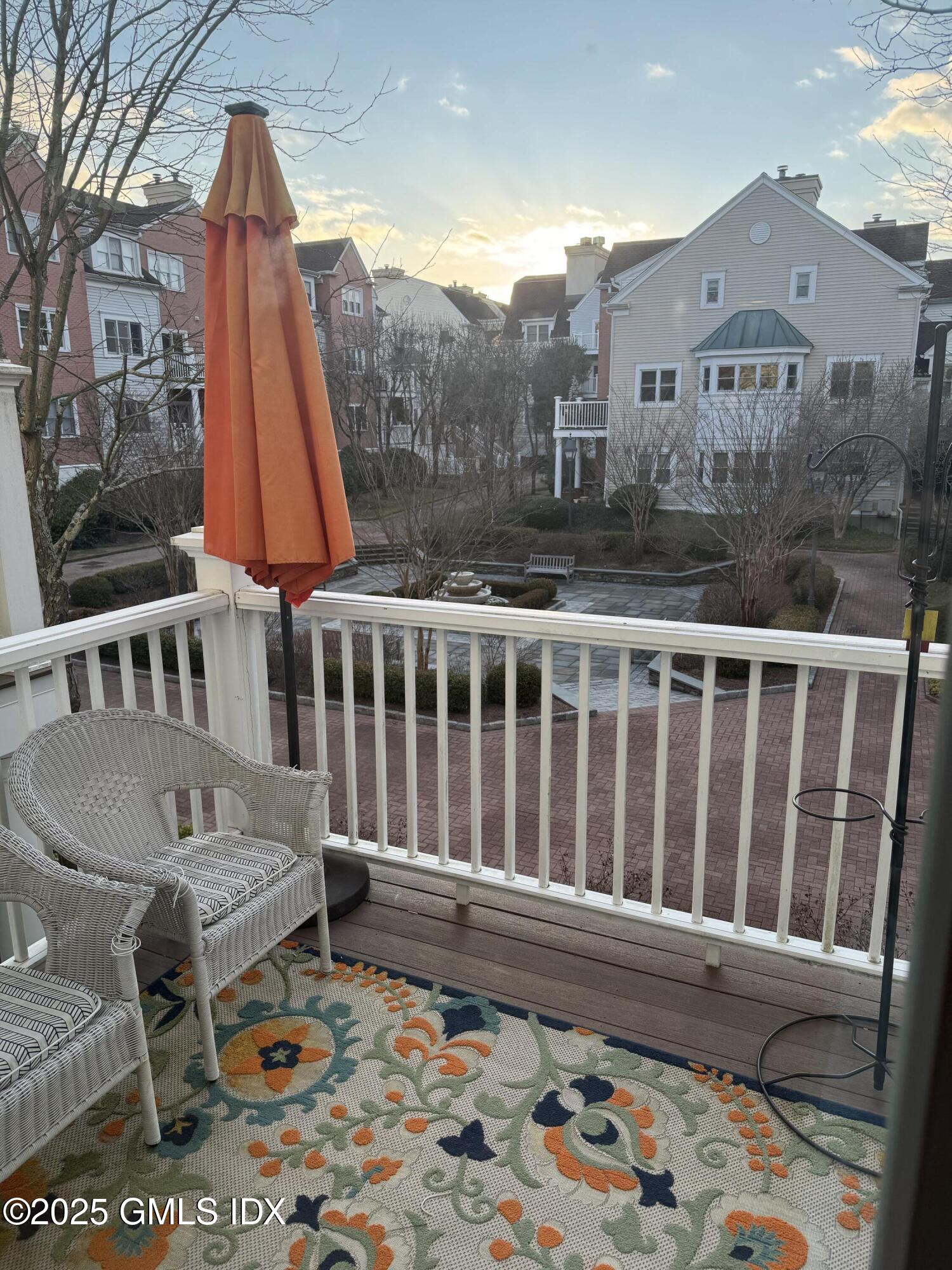 51 Forest Avenue, 22