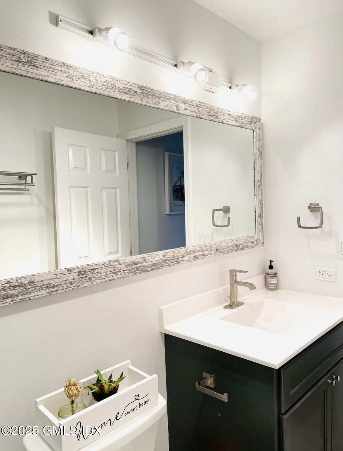 51 Forest Avenue, 22