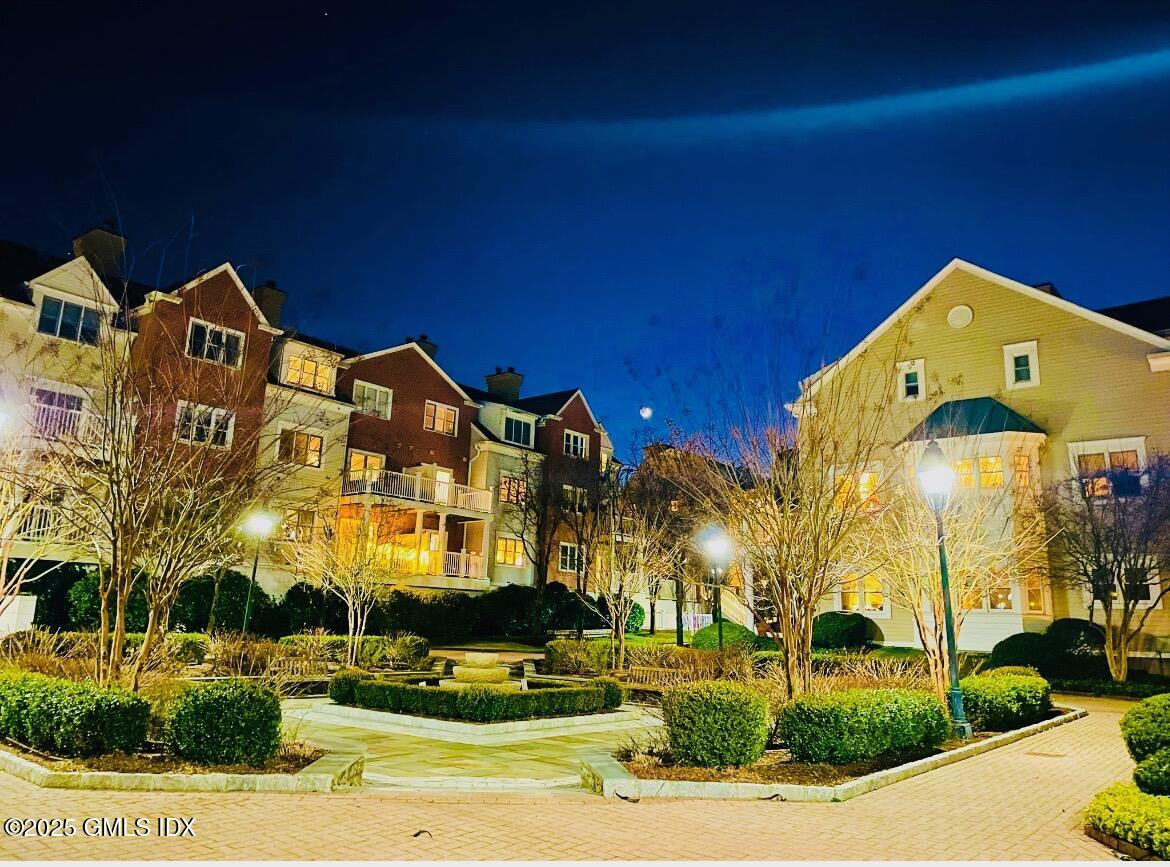 51 Forest Avenue, 22