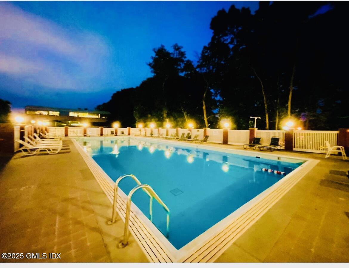 51 Forest Avenue, 22