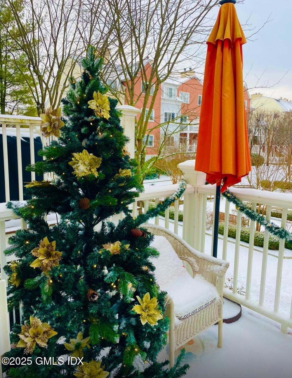 51 Forest Avenue, 22