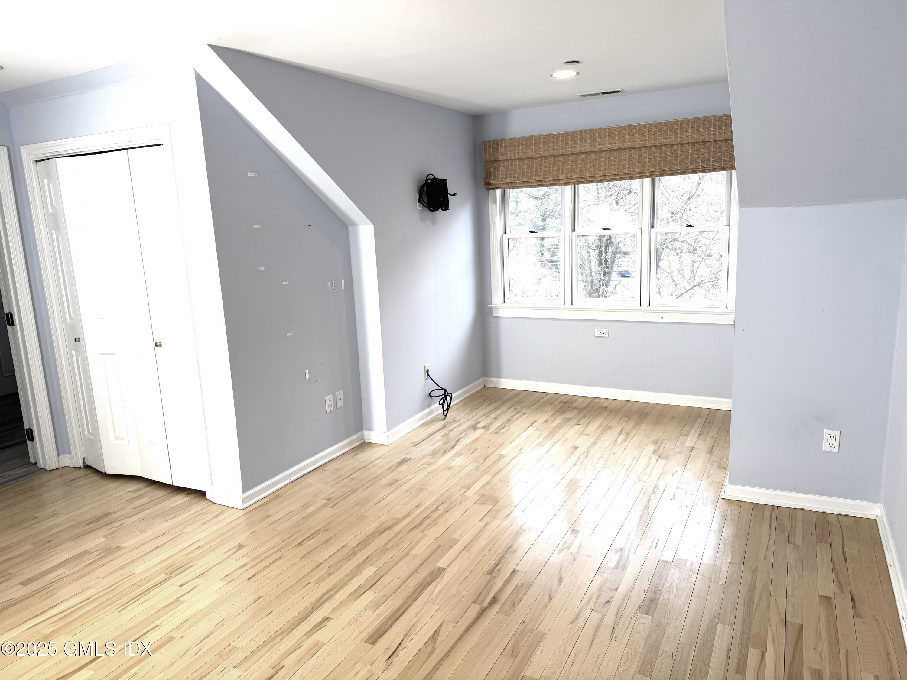 51 Forest Avenue, 22