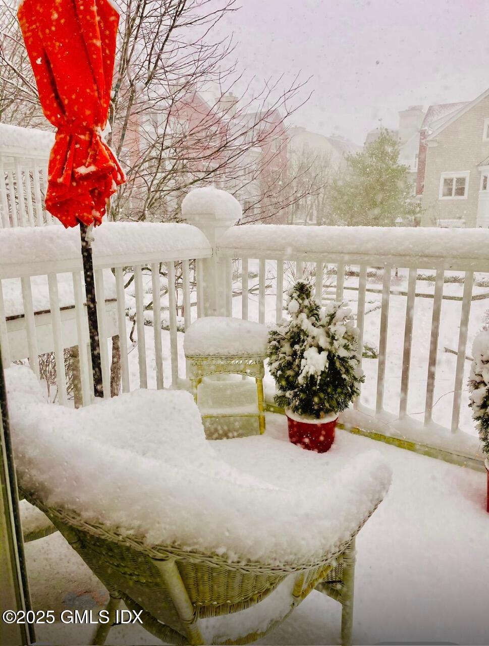 51 Forest Avenue, 22