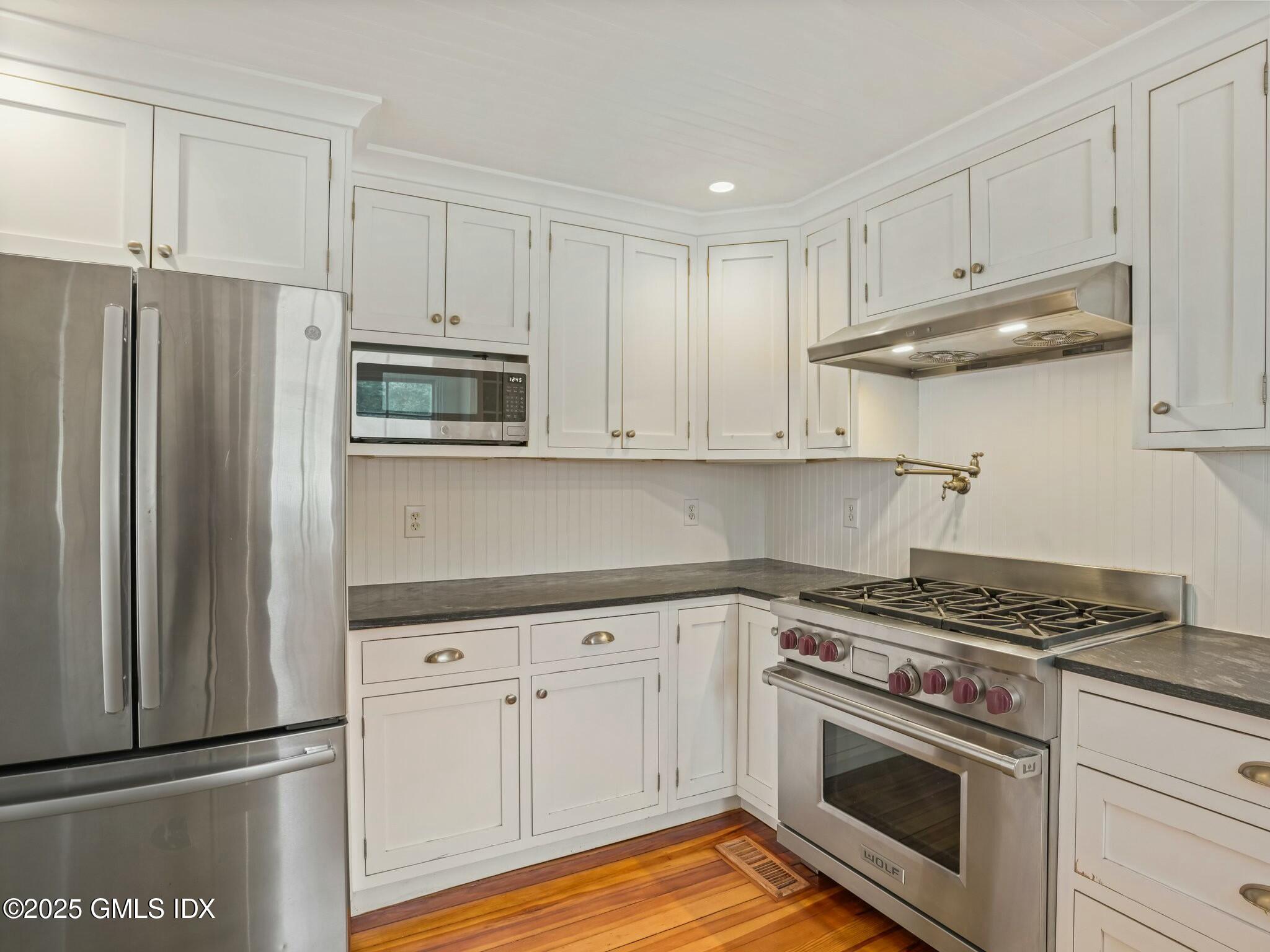 69 Riverside Avenue