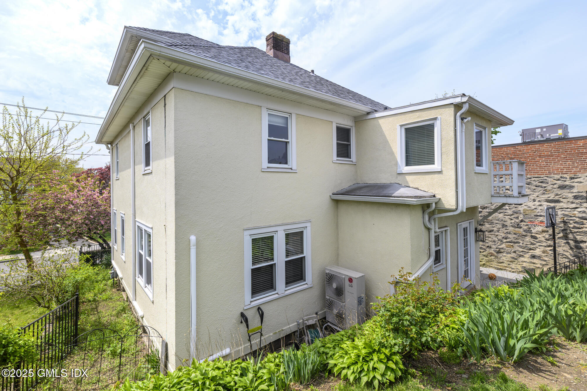 291 Delavan Avenue