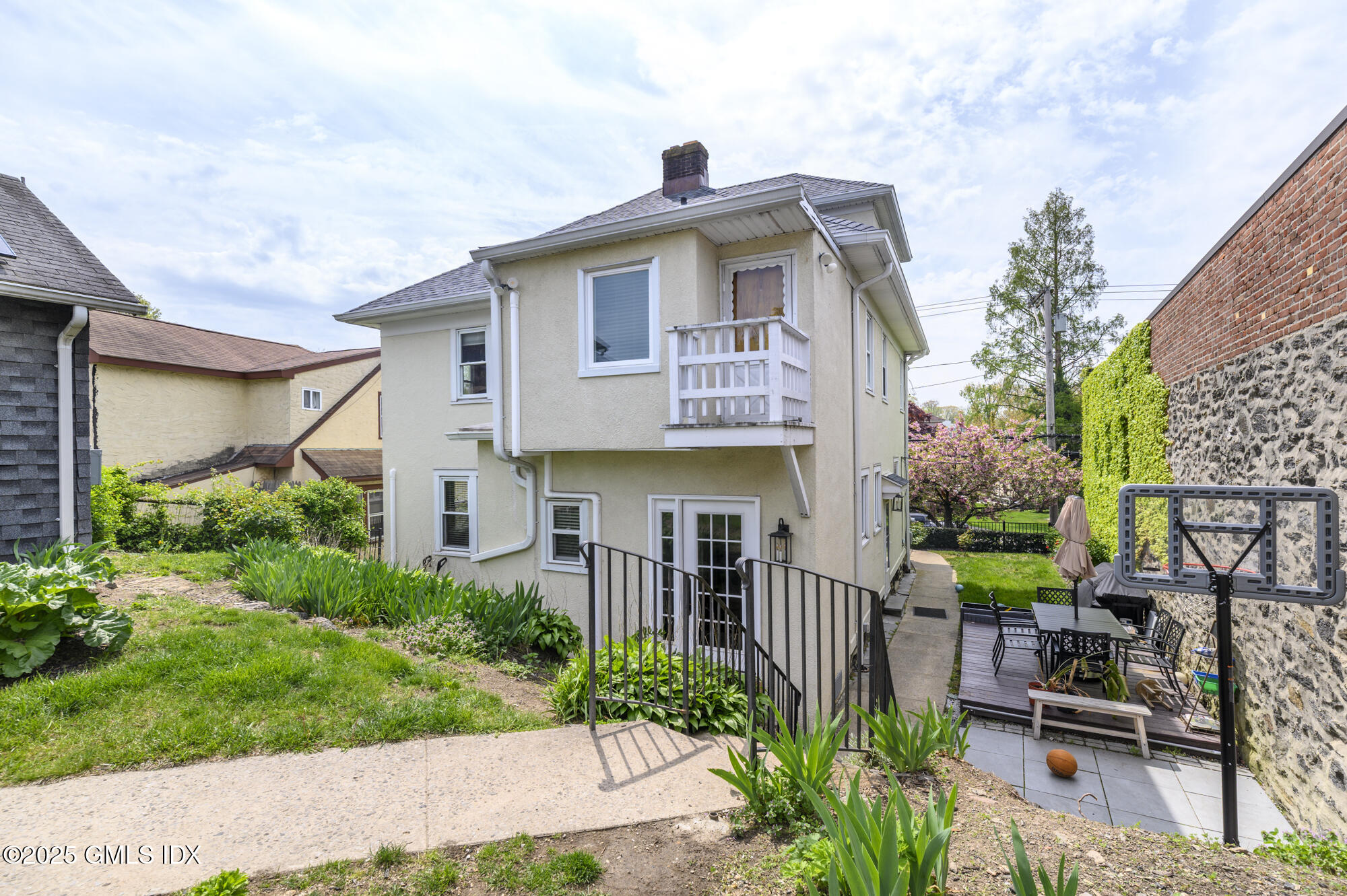 291 Delavan Avenue