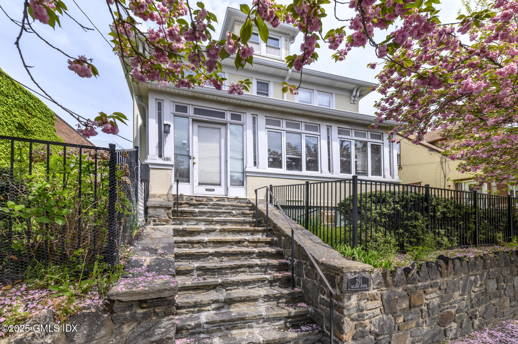 291 Delavan Avenue