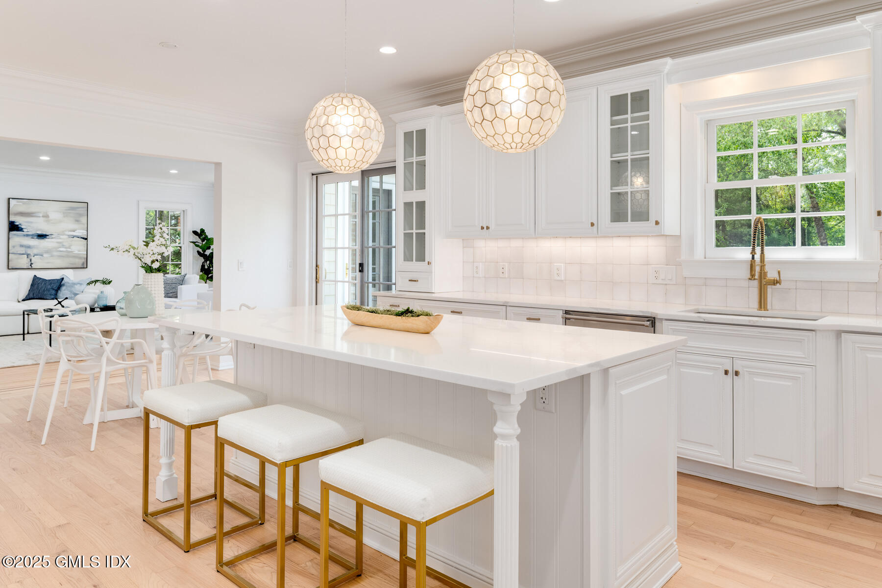 52 Breezemont Avenue, Riverside