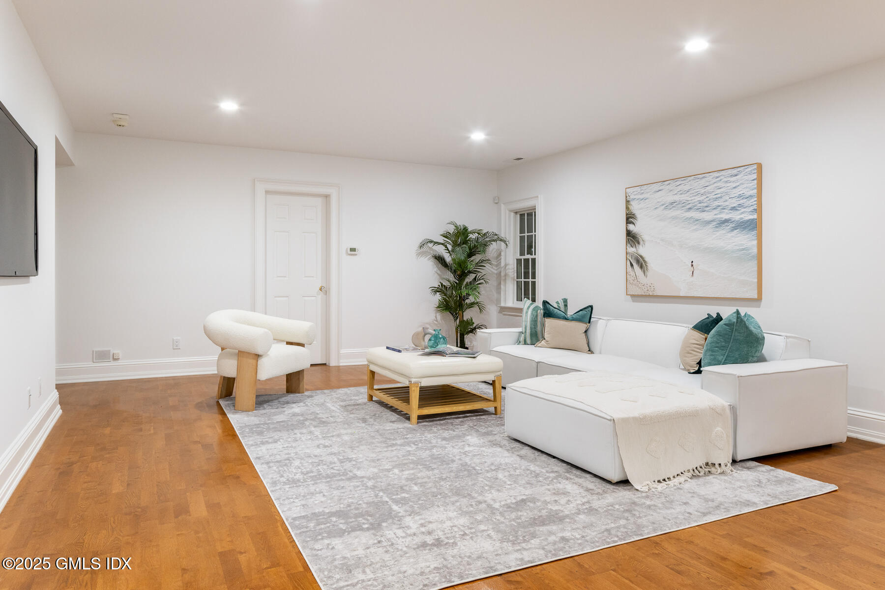 52 Breezemont Avenue, Riverside