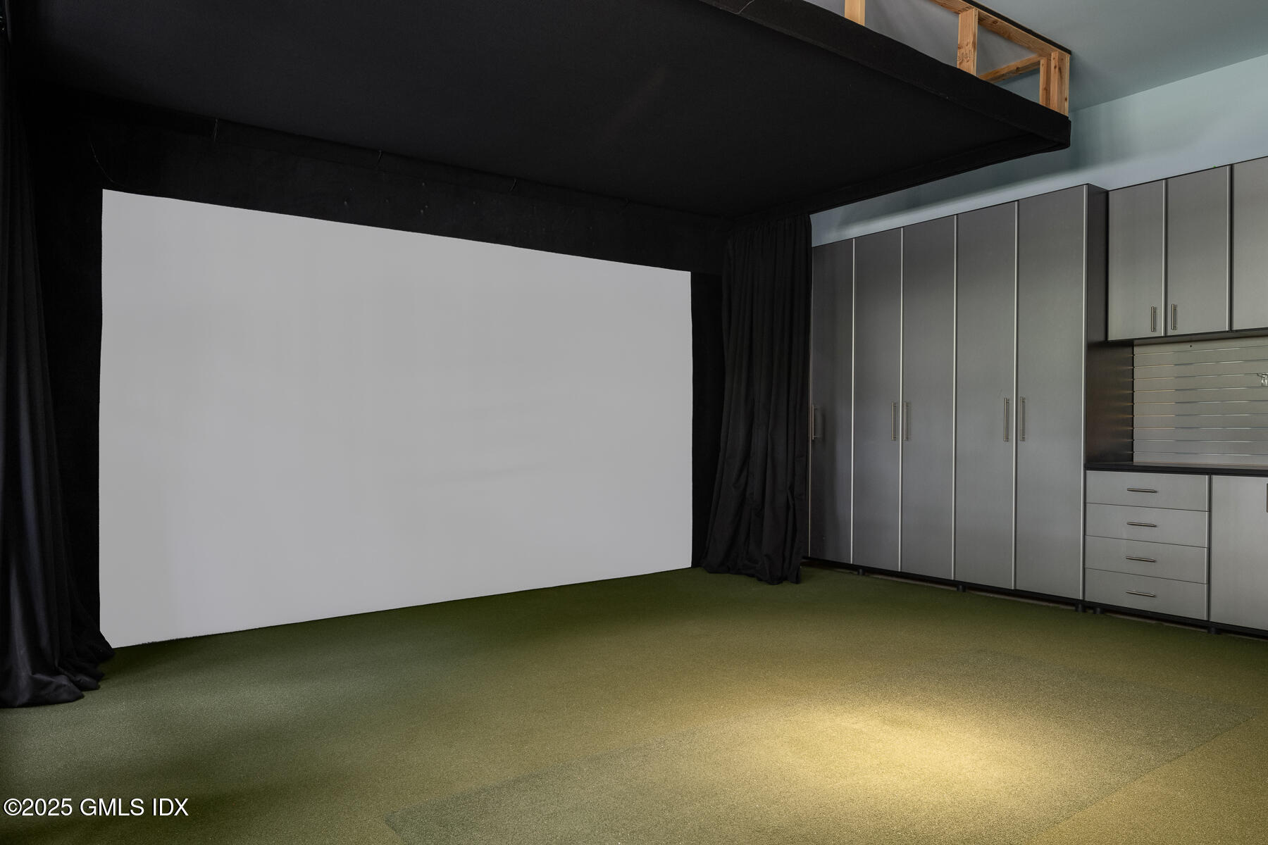 52 Breezemont Avenue, Riverside