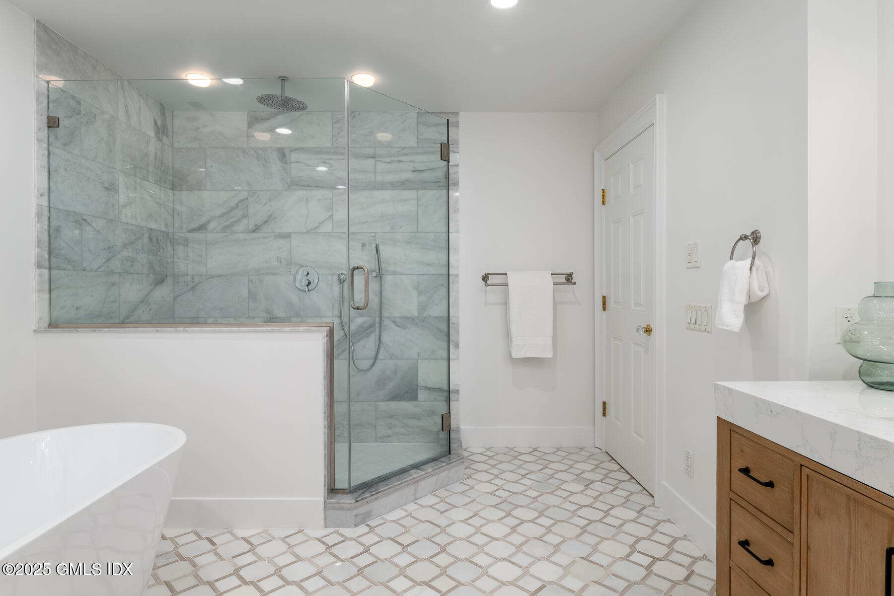 52 Breezemont Avenue, Riverside