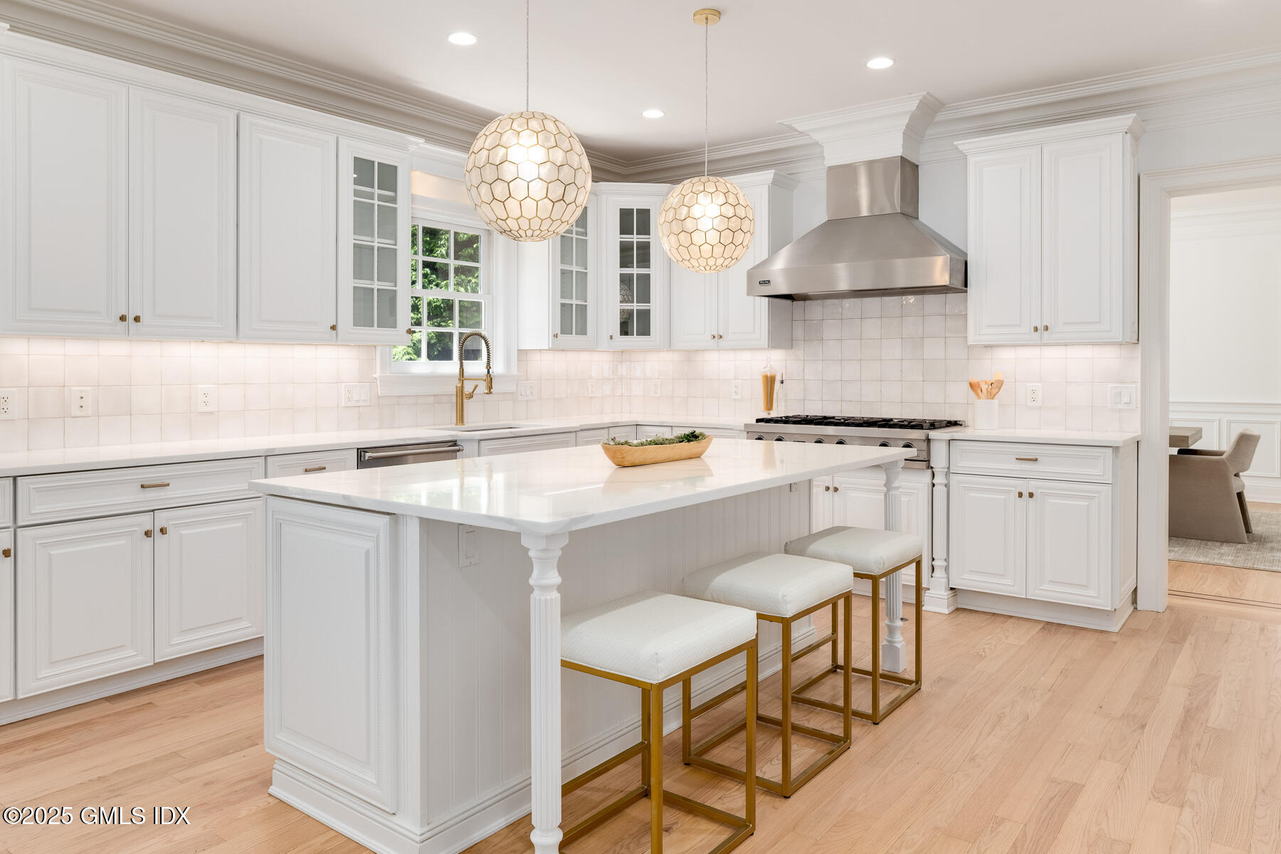 52 Breezemont Avenue, Riverside