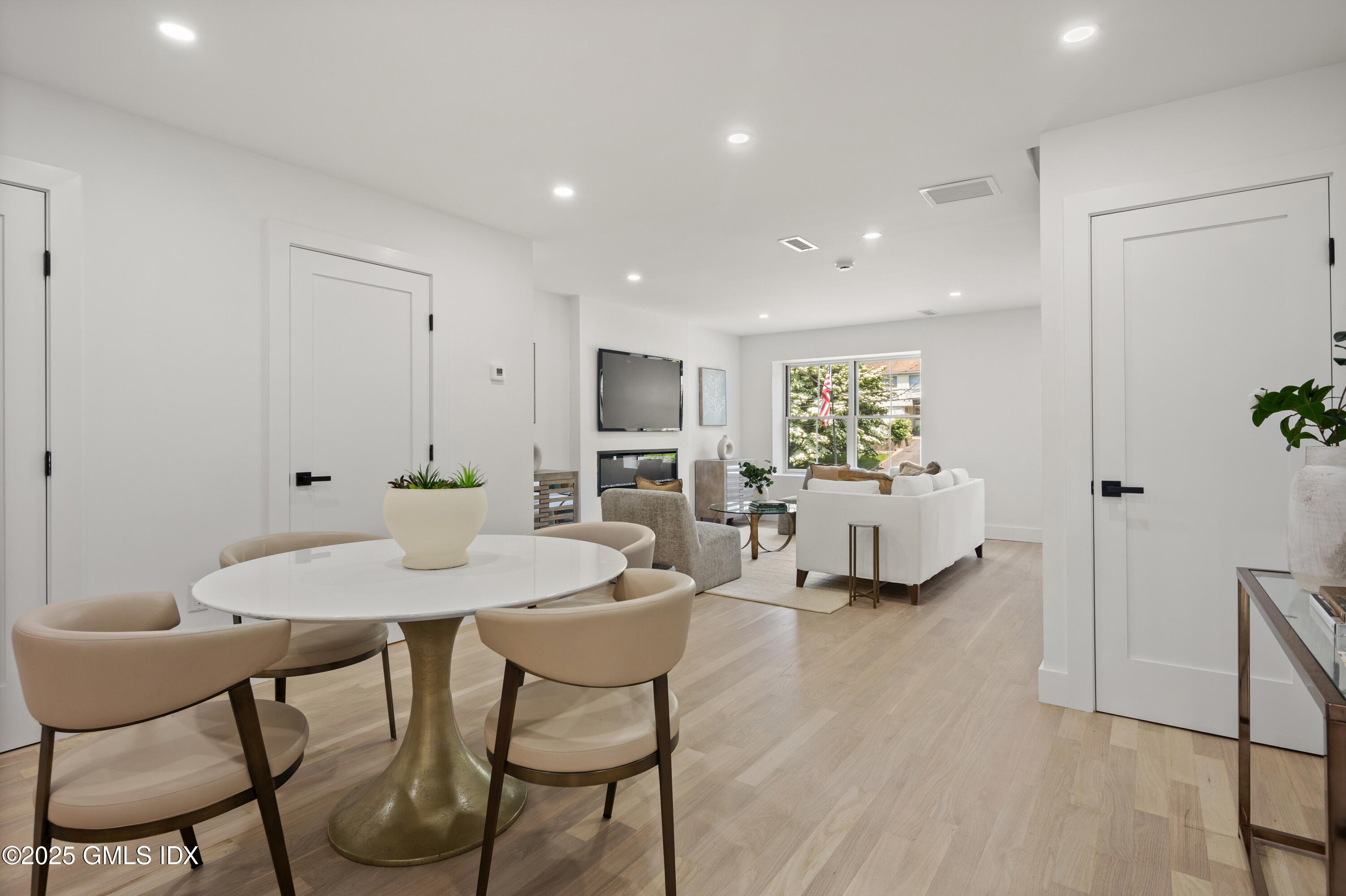 24 Homestead Lane, B